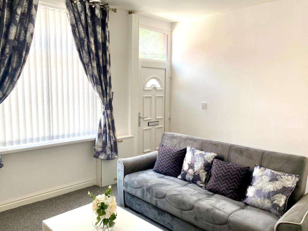 Cosy Cheerful 2 Bedrooms Near Piccadilly, Etihad Stadium Sleeps Up To 5 Манчестер Экстерьер фото